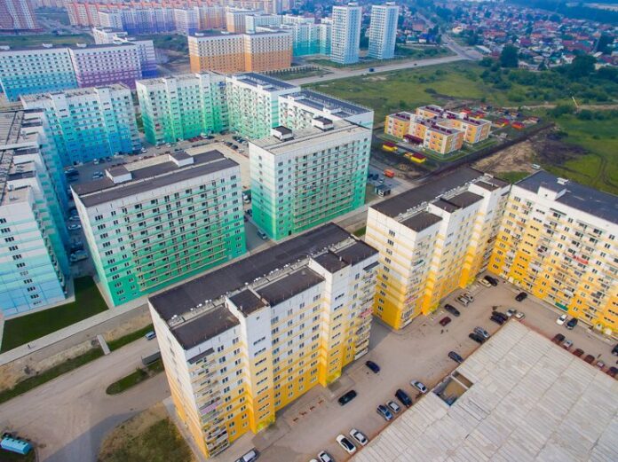 Улицы и застройка жилмассива Просторный Жилмассив Просторный и улицы Южно-Чемского в Новосибирске