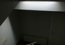 В подъезде не горит свет: куда обращаться и как подать заявку в УК